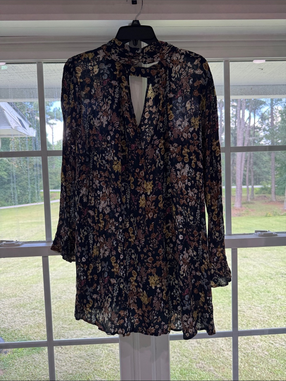 Umgee Black Floral Keyhole Tie-Neck Long Sleeve Tunic - Picture 2 of 3